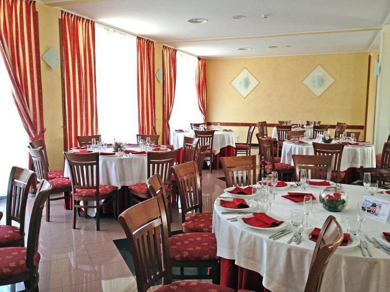 Hotel River Palace Terracina Eksteriør bilde
