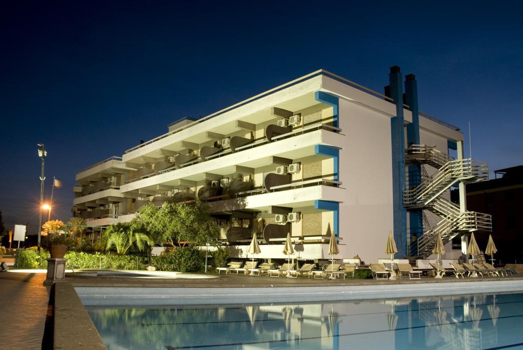 Hotel River Palace Terracina Eksteriør bilde